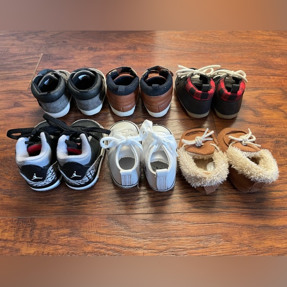 Baby Jordans, Baby Converse, and additional baby shoes - Picture 2 of 3